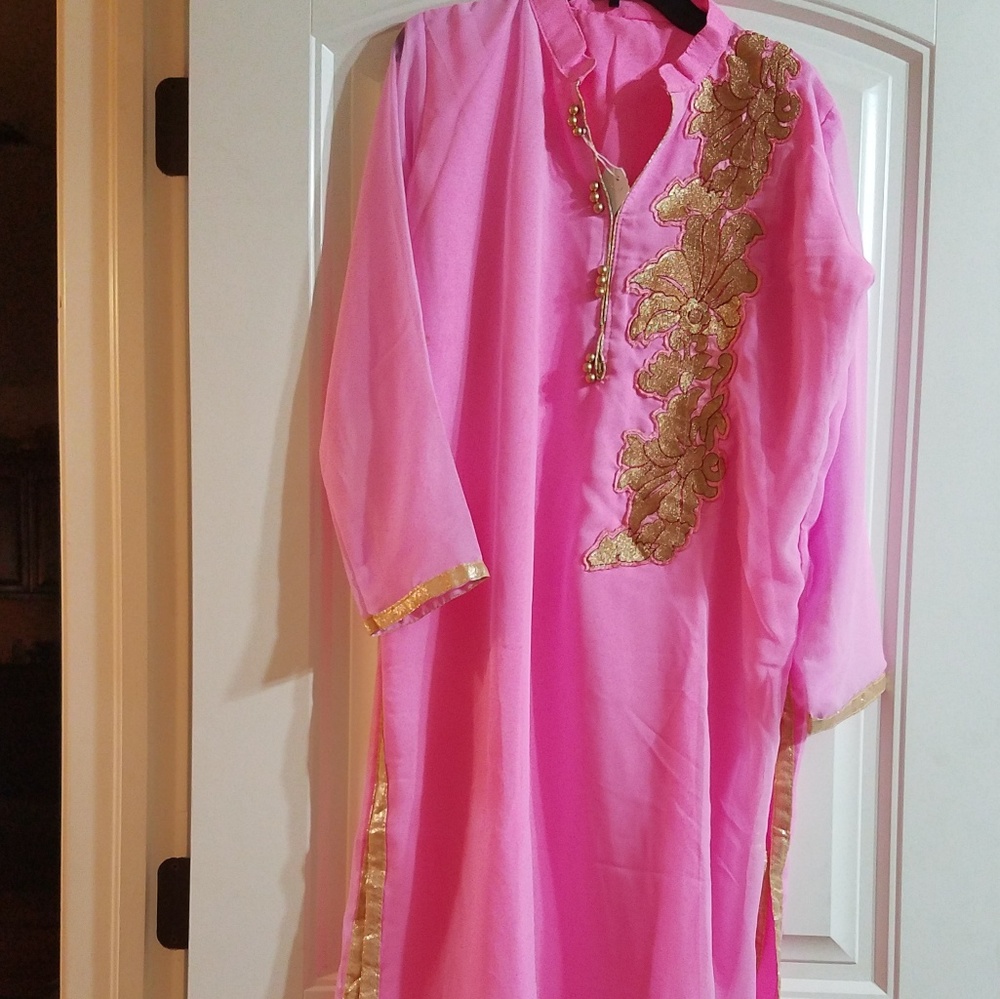 Pink beautiful flowy kurti with gold work